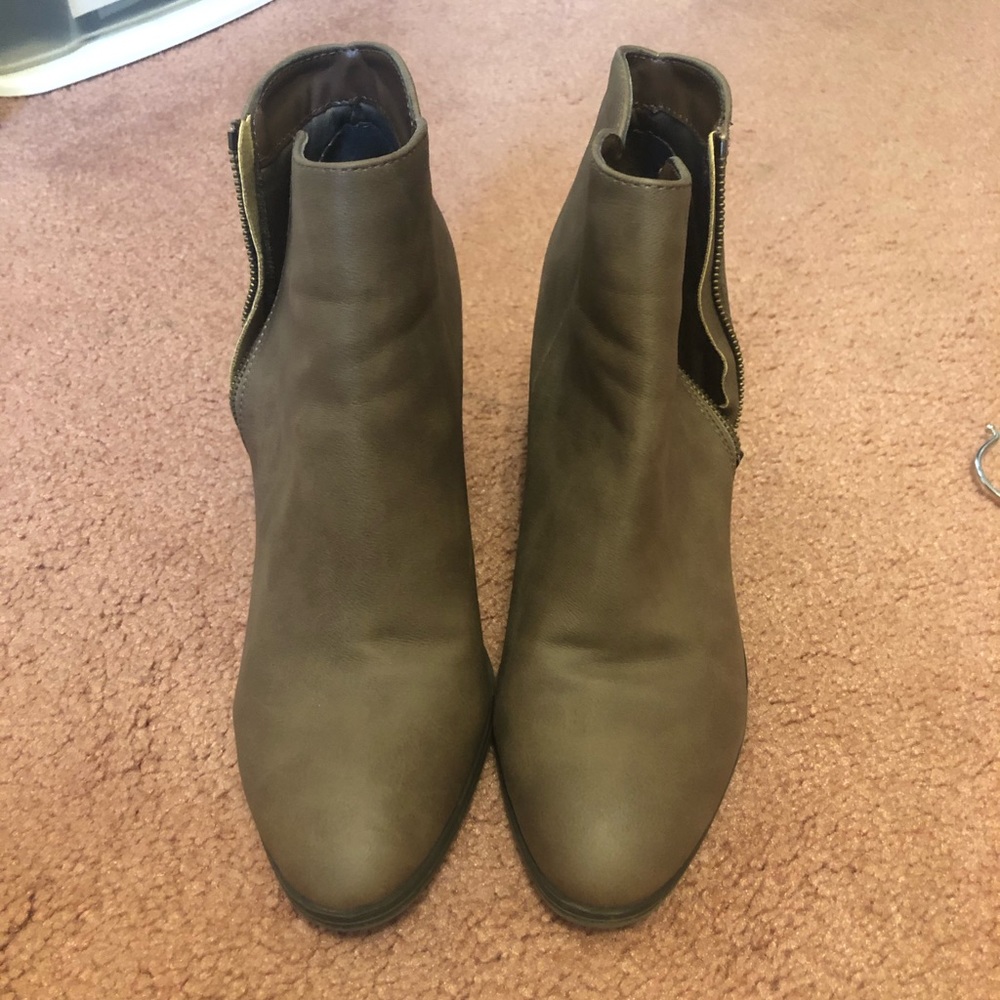 Pointed toe brown booties